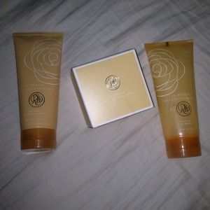 Reese Witherspoon's fragrance In Bloom