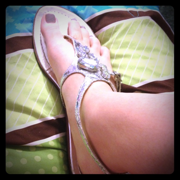 💜reserved💜silver sandals with cute little gems!!