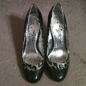 naughty monkey Shoes - Black & Leopard Pumps naughty monkey Shoes - Black & Leopard Pumps