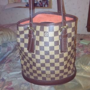 LV Handbag NO TRADES or PAYPAL