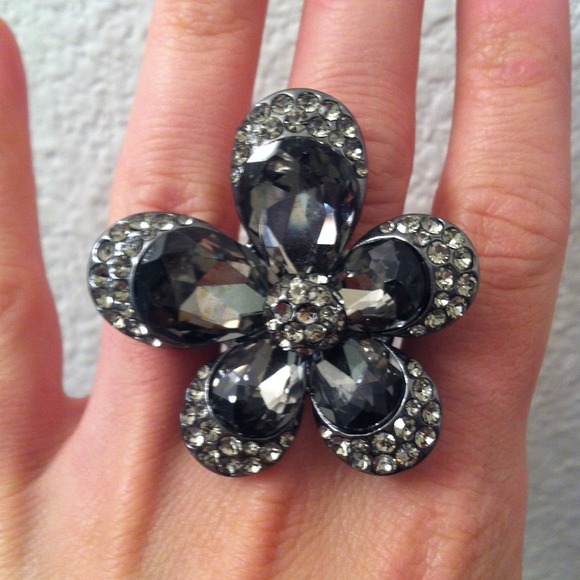 Charcoal & rhinestone flower ring