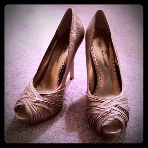 Reserved for @redhotdevil15 Lulu Townsend & ALDO