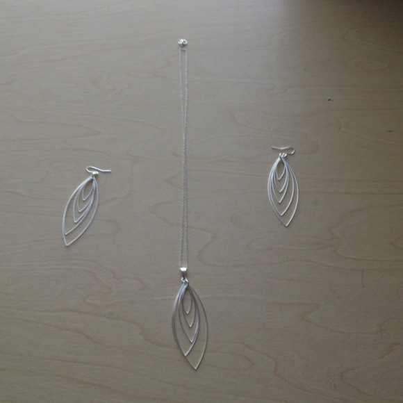Accessories - Picture 1 of 2