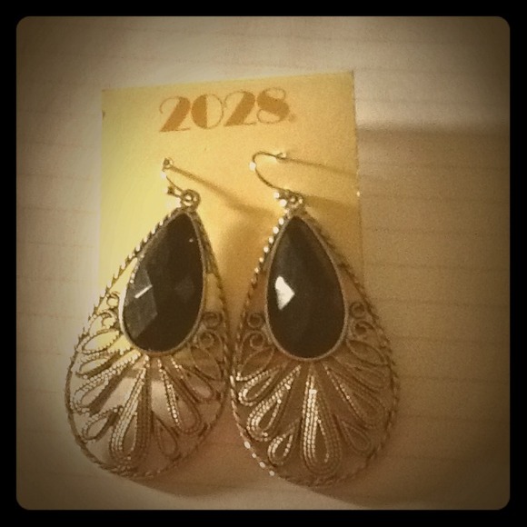 2028 teardrop hook earrings with large black stone