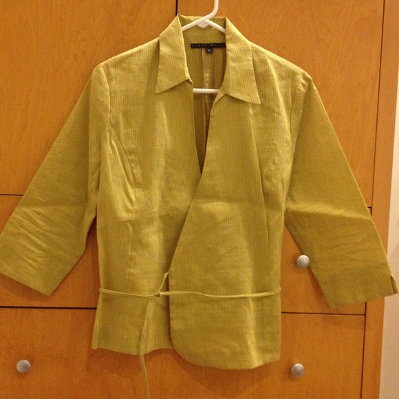 ✨JUST REDUCED!✨Asian inspired blouse - Picture 1 of 4