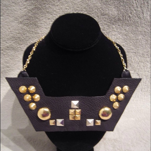 💥💥REDUCED💥💥 Studded Necklace