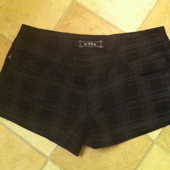Short shorts