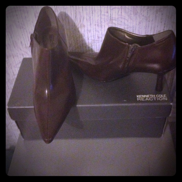 **Never Worn** Brown Pointed Toe Boots