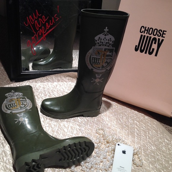 New Juicy Couture Slick olive green rain boots! - Picture 4 of 4