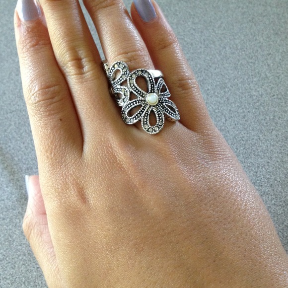2-Flower Detailed Ring - Silver - Picture 2 of 3