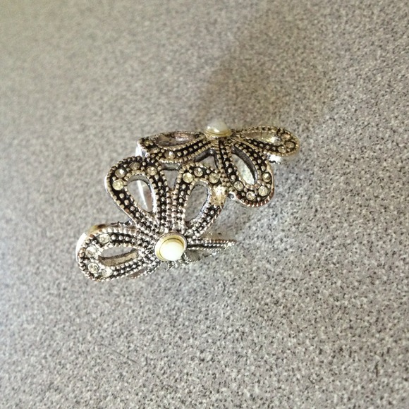 2-Flower Detailed Ring - Silver - Picture 3 of 3
