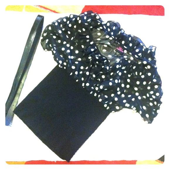 BEBE ruffles polkadot top with belt! - Picture 1 of 2