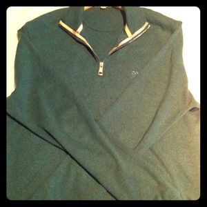 Green men's Burberry sweater