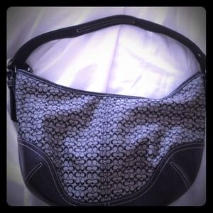 RESERVED @burymeinpurple -- authentic Coach hobo