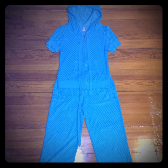 Matching Capris & T-Shirt Sweater Top - Picture 1 of 4