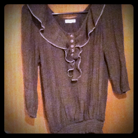 CUTE SIZE MEDIUM TOP !