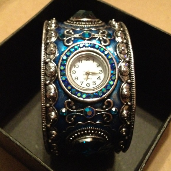 NEW Bangle watch bracelet + starfish bracelet