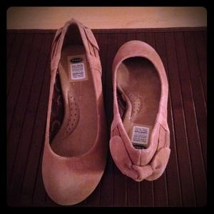 Dr. Scholl's Shoes - *Reserved* Tan Mina Wedge Pump Dr. Scholl's Shoes - *Reserved* Tan Mina Wedge Pump