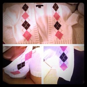 ❌sold❌adorable cream sweater with pink argyle