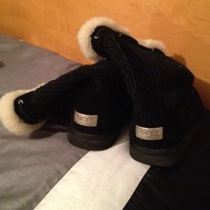 RESERVED FOR @michelev Black UGG boots