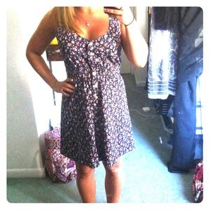 Cute floral print, back cut out dress