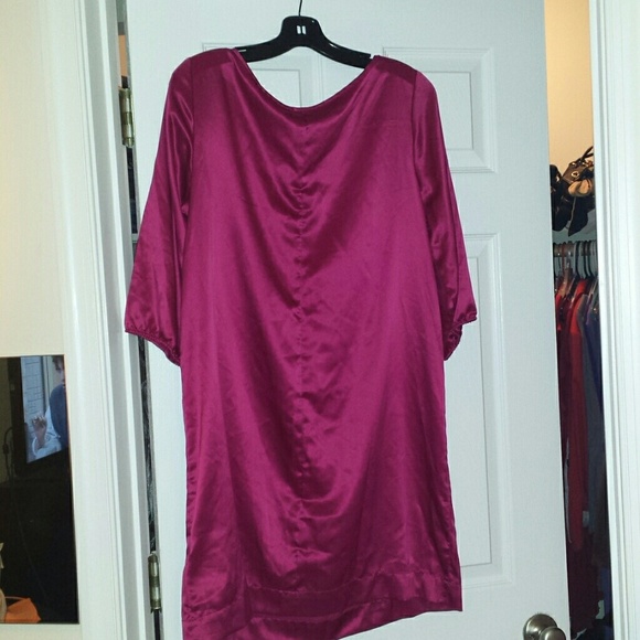 Satin dress - Picture 2 of 4