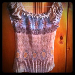 Stretch shirt with bead accent collar