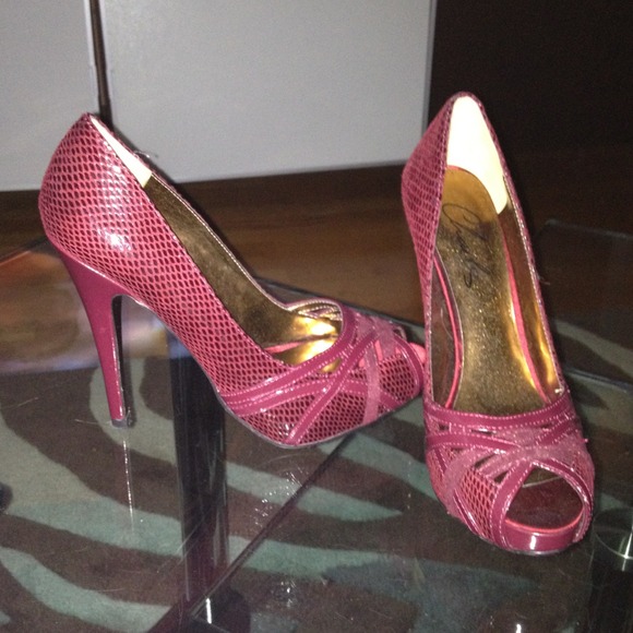 🔴SOLD🔴Pumps by Charles David