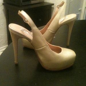 Steve Madden Shoes - Steve madden Staciee pumps size 7 Steve Madden Shoes - Steve madden Staciee pumps size 7