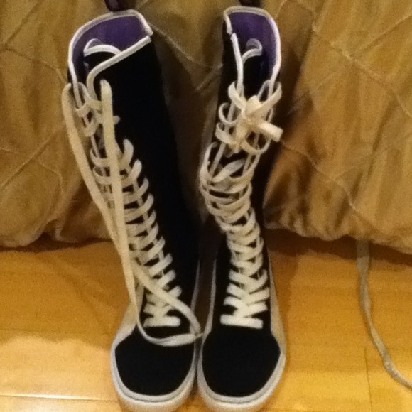 Puma knee high shoes (: