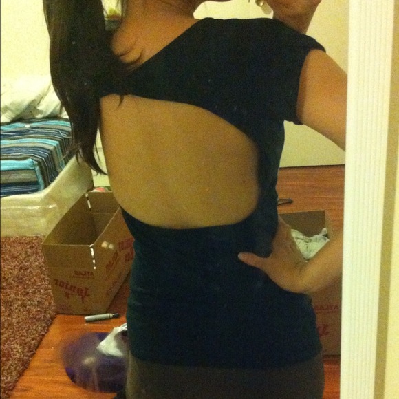 🎄Zara TRF Backless Top - Picture 2 of 3