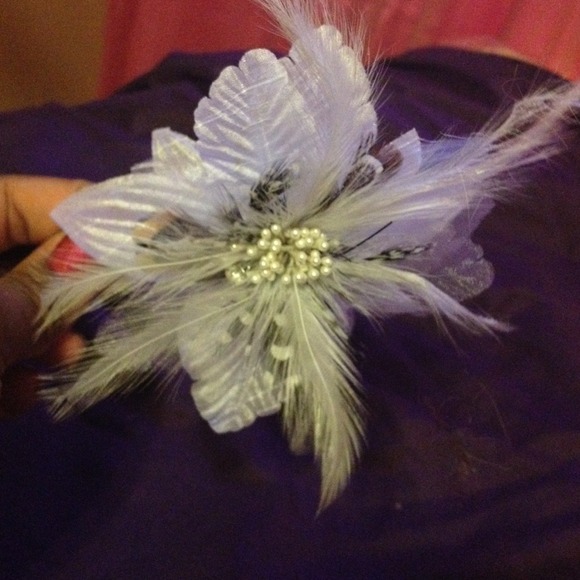 Feather headband - Picture 2 of 2