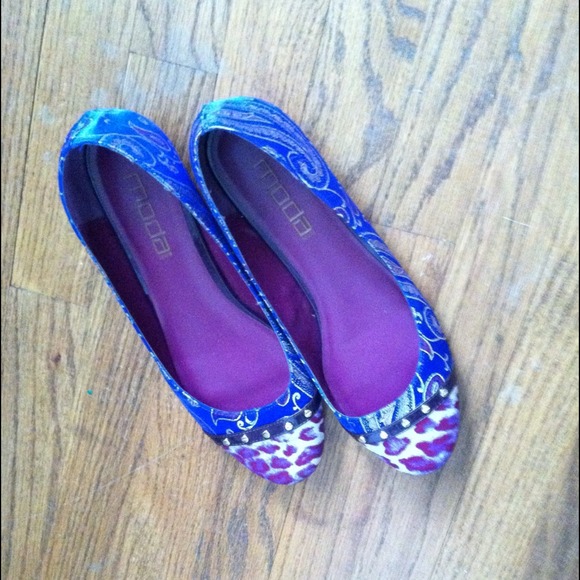 Comfortable and classy purple and blue flats!!