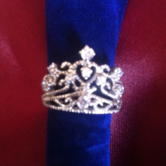 Pretty Ring - Picture 2 of 2