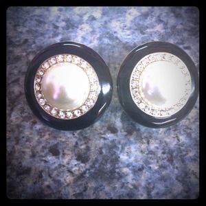 I give good deals and trade, Just ask.