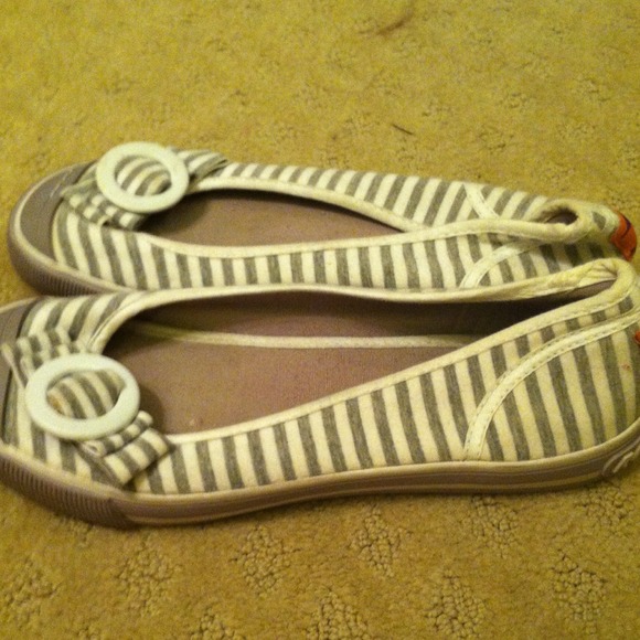 Flats - Picture 2 of 3