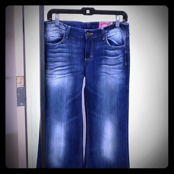 Brand new, tags on. Flair leg jean.