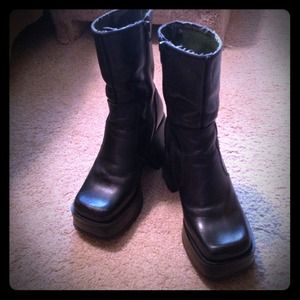 💢REDUCED💢Black leather boots Open to offers