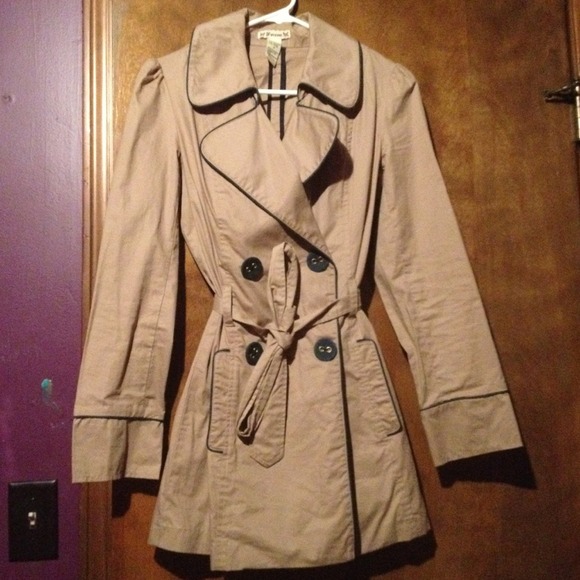 Trench coat. Dark khaki