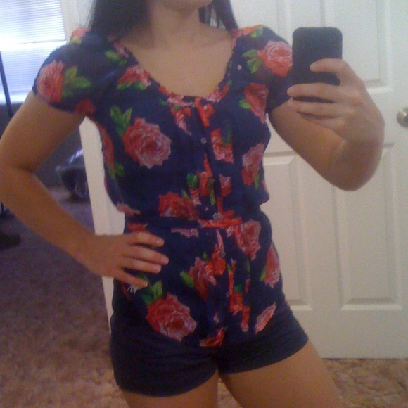 SOLD!!Abercrombie & Fitch floral blouse