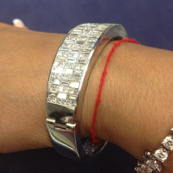 💎💎Just gorgeous diamond bangle 💎💎 - Picture 2 of 4