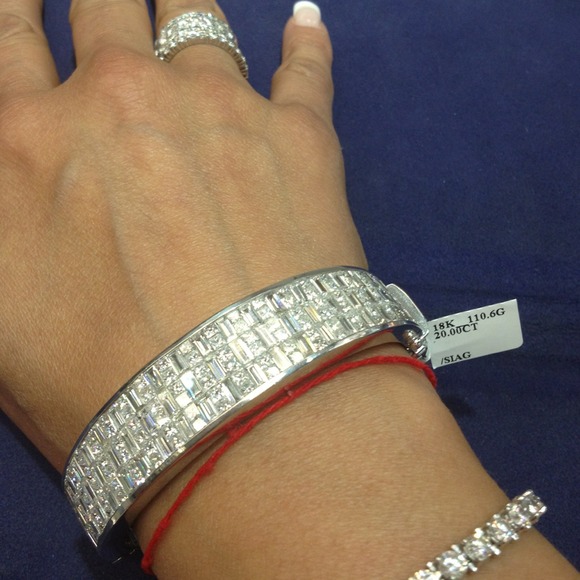 💎💎Just gorgeous diamond bangle 💎💎 - Picture 3 of 4