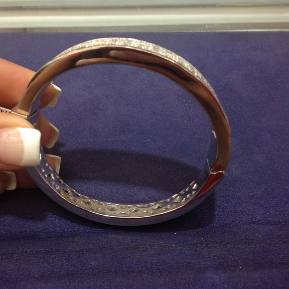 💎💎Just gorgeous diamond bangle 💎💎 - Picture 4 of 4