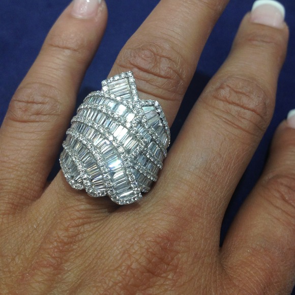 SOLD SOLD Beautiful diamond ring 💎 - Picture 2 of 4