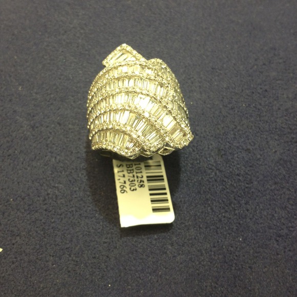 SOLD SOLD Beautiful diamond ring 💎 - Picture 4 of 4