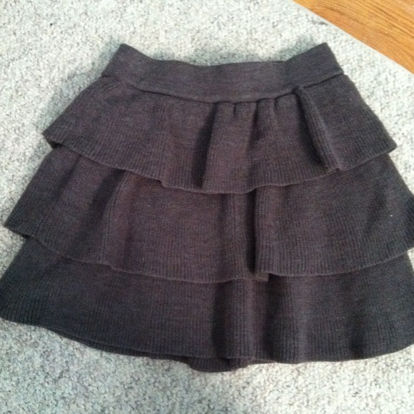 Grey tiered skirt