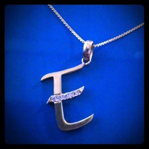 💎 E Pendant on a gold chain 💎