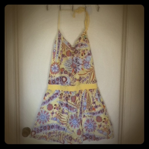 3/$20🔥 Yellow print halter dress. - Picture 1 of 3