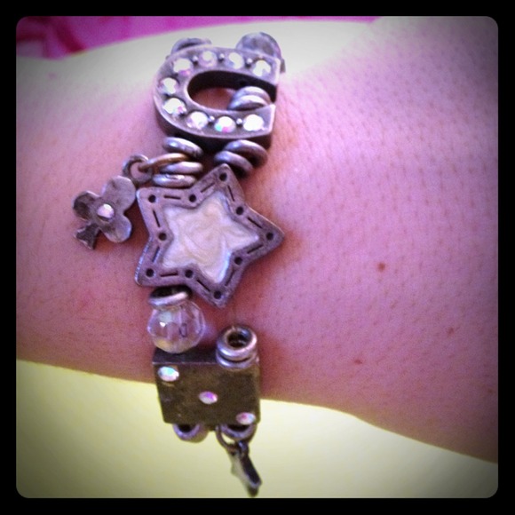 Pretty & Unique charm bracelet