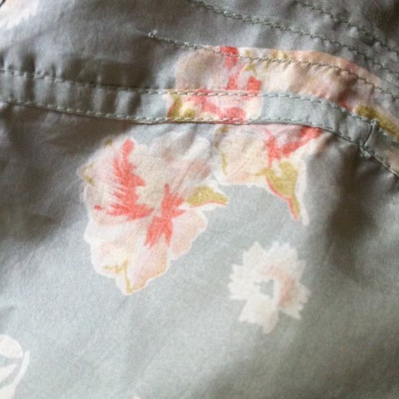 🍀light green silk cami from American Eagle - Picture 1 of 4